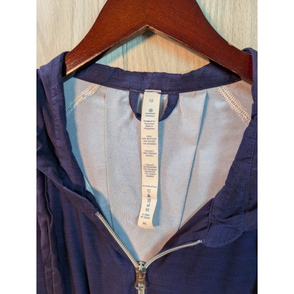 Lululemon Jacket Women's Vitality Purple Size 10 Hooded Lightweight Zip-Up - Picture 5 of 7